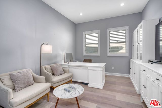 20326 W Liverpool Way, Porter Ranch CA: https://media.crmls.org/mediaz/20e36d64-6455-4df0-a468-c0dd7494c4e3.jpg
