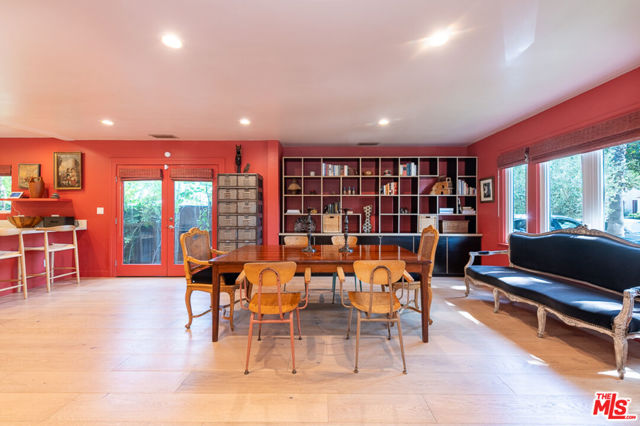 1207 Poinsettia Drive, West Hollywood CA: https://media.crmls.org/mediaz/20e3cc39-ee1c-45c7-82a3-35023e7c9d72.jpg