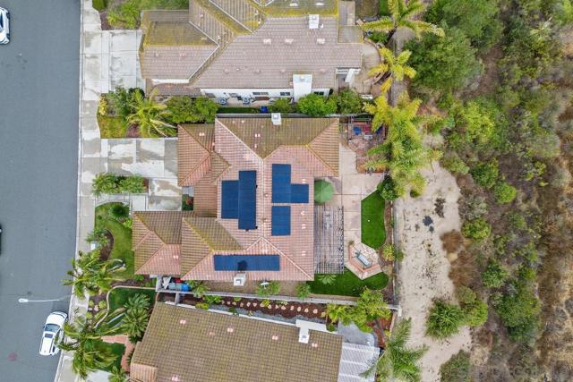 1387 S Creekside Dr, Chula Vista CA: https://media.crmls.org/mediaz/20e3eabc-d5c5-427d-975a-cc3d10165ec1.jpg