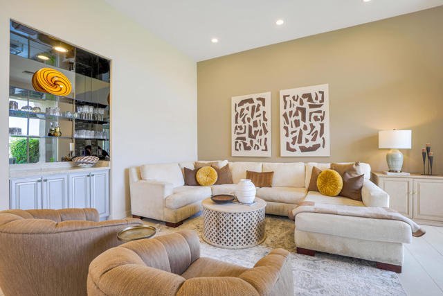 502 Desert Holly Drive, Palm Desert CA: https://media.crmls.org/mediaz/20e40e98-b3d6-408a-a318-9c54bc2e1b08.jpg