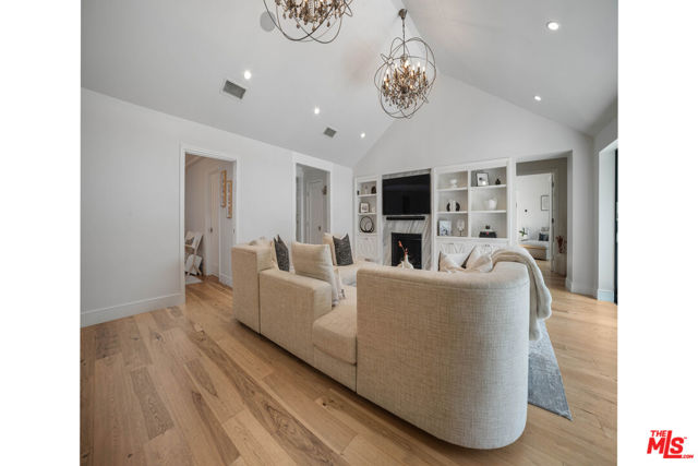 Drew Fenton | 2701 Roscomare Road Los Angeles CA | MLS: 7459872 Drew Fenton | 2701 Roscomare Road Los Angeles CA | MLS: 7459872