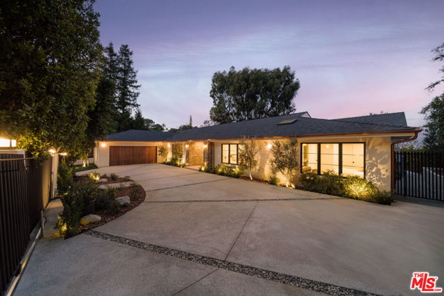 3620 Wrightwood Drive, Studio City CA: https://media.crmls.org/mediaz/20e51095-8e95-4231-87de-75ba7df01c71.jpg