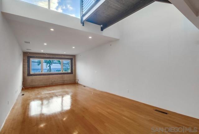 Image 8 of 56 For 3033 India St  8
