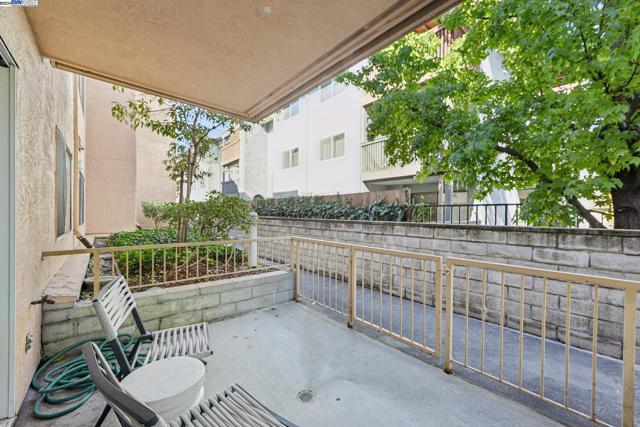 Image 24 of 40 For 22530 3rd St  107