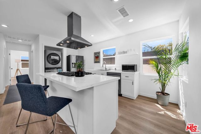 9611 S Vermont Avenue, Los Angeles CA: https://media.crmls.org/mediaz/20e61823-4a6c-44bb-9566-68f1d8b711ba.jpg