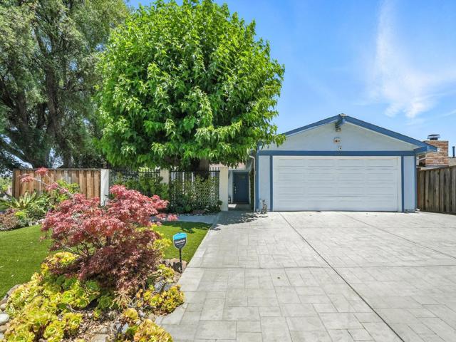 1641 Rue Avati, San Jose CA: https://media.crmls.org/mediaz/20e68d55-634b-43fa-be17-2efb9fd288d9.jpg