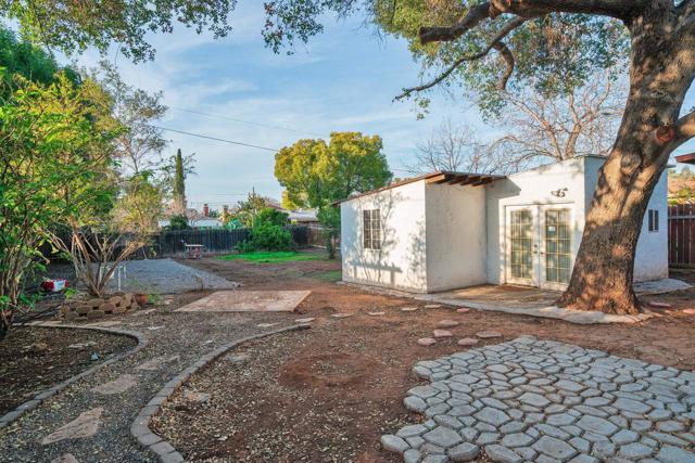 228 E 15th Ave, Escondido CA: https://media.crmls.org/mediaz/20e68f5e-a2e3-476b-81ee-44a9a3f58cee.jpg