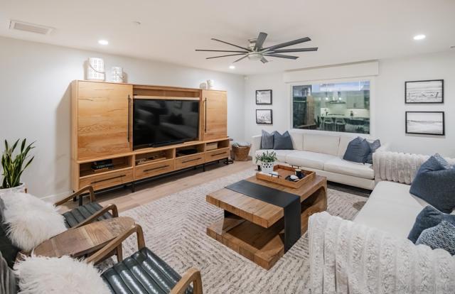 1303 Hermes Ave, Encinitas CA: https://media.crmls.org/mediaz/20e6a72a-37f2-404f-98fd-5f45e061bb22.jpg