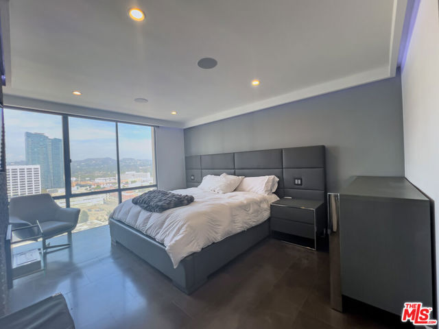 2160 Century Park East, Los Angeles CA: https://media.crmls.org/mediaz/20e74ca6-8be8-4b79-a11f-ce9bed6e6906.jpg
