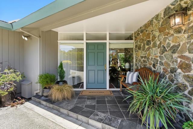 3795 Ralston Avenue, Hillsborough CA: https://media.crmls.org/mediaz/20e7d495-2ea7-4175-823d-ffbc14c24ded.jpg
