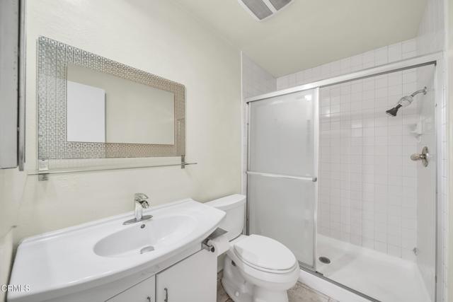 Detail Gallery Image 15 of 27 For 1940 N Highland Ave #10,  Los Angeles,  CA 90068 - 2 Beds | 2 Baths