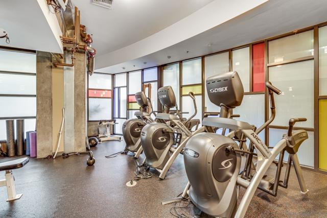 1050 Island Ave, San Diego CA: https://media.crmls.org/mediaz/20e7de9b-9cac-4c05-b7b6-1ae673994492.jpg