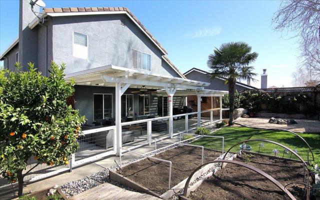 2155 Beachwood Court, Hollister CA: https://media.crmls.org/mediaz/20e834ed-436a-4c31-8575-b3096d5c1eed.jpg