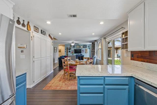 1980 Ponderosa Court, Hollister CA: https://media.crmls.org/mediaz/20e87c20-ee53-4f46-a866-d414d50341cd.jpg