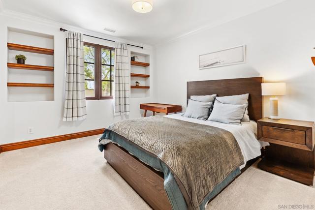 7975 Villas, San Diego CA: https://media.crmls.org/mediaz/20e90679-439e-49f4-8382-eb1aef26fbc4.jpg