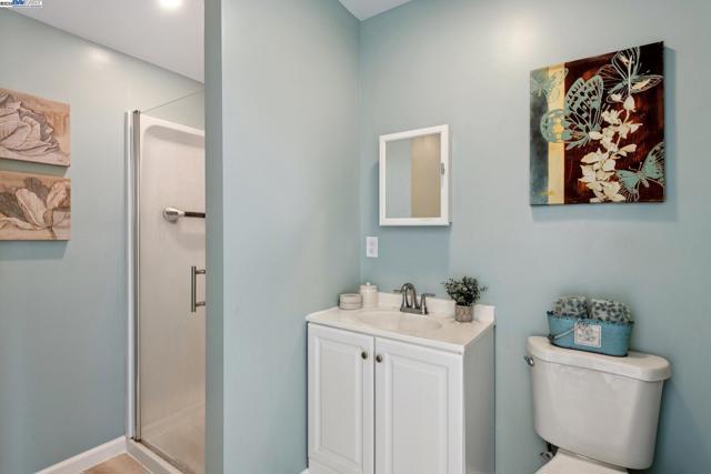 14886 Wake Ave, San Leandro CA: https://media.crmls.org/mediaz/20e951af-5ce5-47b5-bdd6-b290ebf23cab.jpg