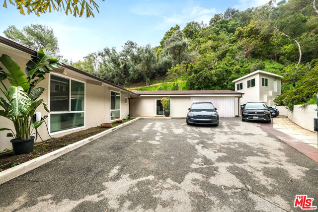 1737 North Beverly Drive photo 4