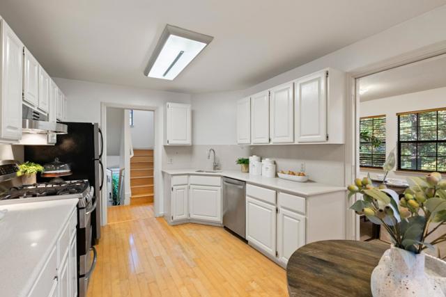 2851 San Juan Boulevard, Belmont CA: https://media.crmls.org/mediaz/20ea74dc-92f0-4ce4-abd6-74f022b20a17.jpg