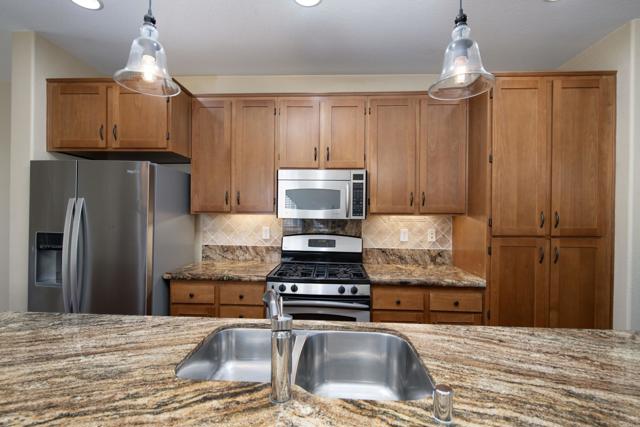 1202 Elfin Forest Rd W, San Marcos CA: https://media.crmls.org/mediaz/20eae54b-566d-4ab0-8379-af04f52ffa61.jpg