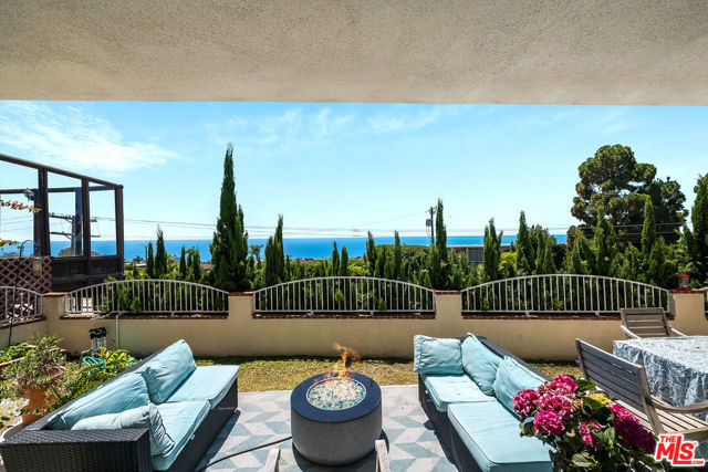 2223 Mcrae Drive, San Pedro CA: https://media.crmls.org/mediaz/20eb36fc-2b8e-4fbb-a86c-d44b09cf6a79.jpg
