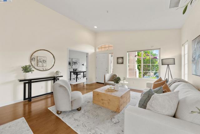 1000 Silver Maple Lane, Hayward CA: https://media.crmls.org/mediaz/20eb700e-e999-47d3-bb49-b73b44160bff.jpg