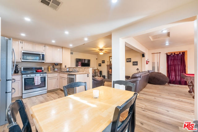 3626 W Avenue J2, Lancaster CA: https://media.crmls.org/mediaz/20eb81f9-b8d0-4465-a253-a0aec9275e2e.jpg