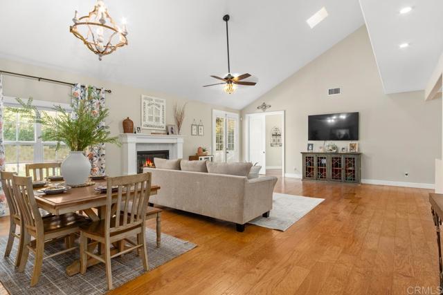 Image 18 of 49 For 45562 La Cruz Drive