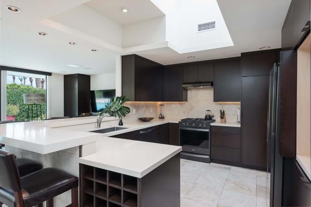 22 Cornell Drive, Rancho Mirage CA: https://media.crmls.org/mediaz/20ec0272-bb72-475e-b9a9-8016768385aa.jpg