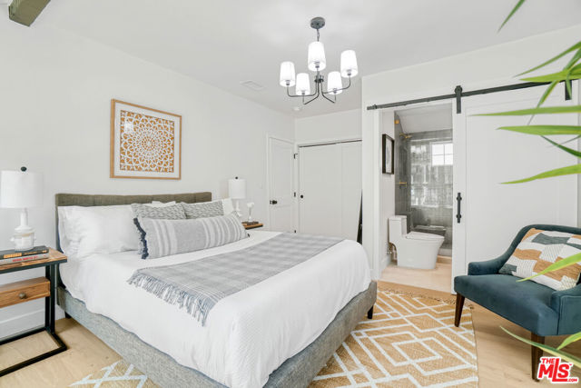 1831 Benedict Canyon Drive, Beverly Hills CA: https://media.crmls.org/mediaz/20ec2351-2f6d-40e8-865d-972451f62236.jpg
