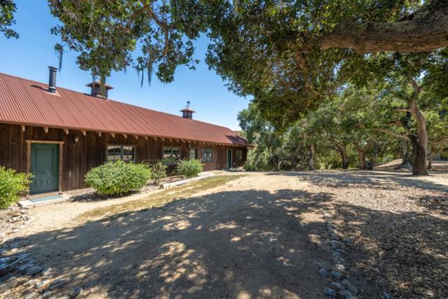 10265 Calle De Robles, Carmel Valley CA: https://media.crmls.org/mediaz/20ec3596-1ffe-4aea-b0d8-7e29b36bb445.jpg