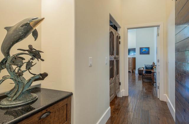 9247 Holly Hill Drive, Salinas CA: https://media.crmls.org/mediaz/20ecc159-5fa4-410e-81d1-5a5eb892ba96.jpg