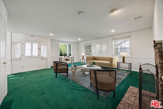 12129 Cantura Street photo 5