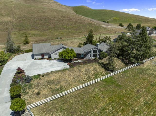 5955 Diablo Hills Road, Tres Pinos CA: https://media.crmls.org/mediaz/20edb1eb-389a-4d0f-8e86-1bdb38b1fcc8.jpg