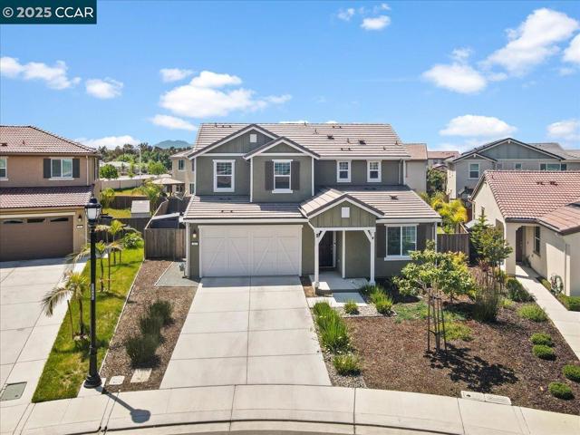 405 Avanti Way, Oakley CA: https://media.crmls.org/mediaz/20ee7112-f9e3-4292-bfb3-81d2c1602e7d.jpg