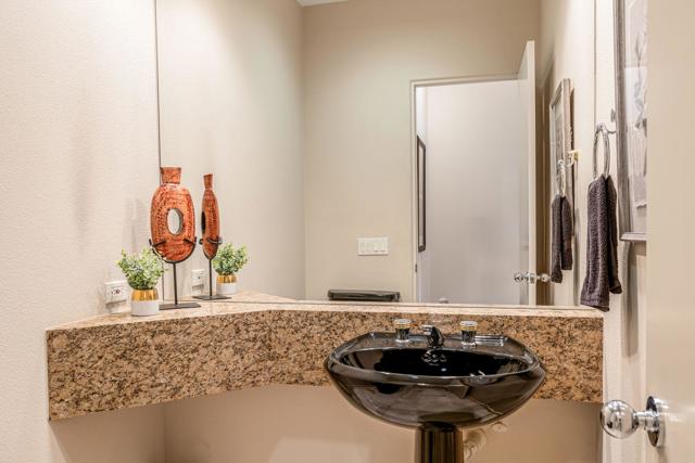 280 Tomahawk Drive, Palm Desert, CA 92211