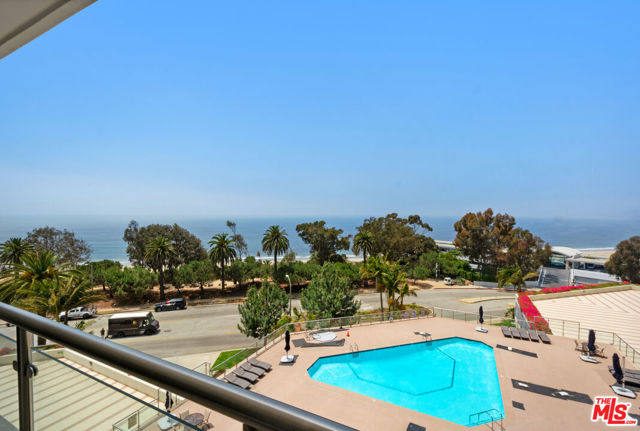 201 Ocean Avenue, Santa Monica, California 90402, 1 Bedroom Bedrooms, ,1 BathroomBathrooms,Stock Cooperative,For Sale,Ocean,24399213