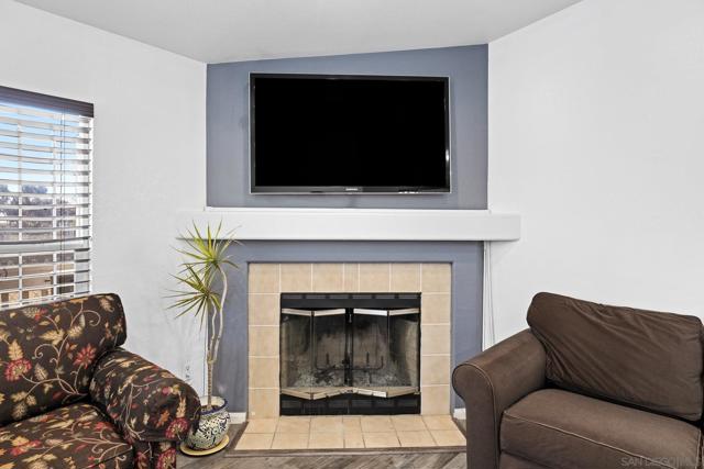 2420 Palm Ave, San Diego CA: https://media.crmls.org/mediaz/20ef0bcb-06cc-4ed6-9c08-55b6ac00436f.jpg