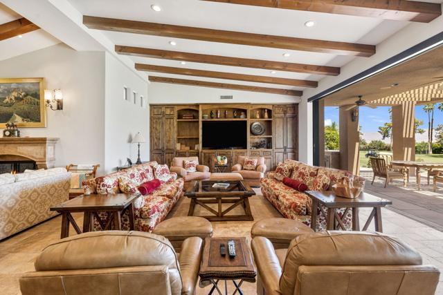 49006 Foxtail Lane, Palm Desert CA: https://media.crmls.org/mediaz/20ef3747-e530-4bfe-b289-d95fccbc25a0.jpg