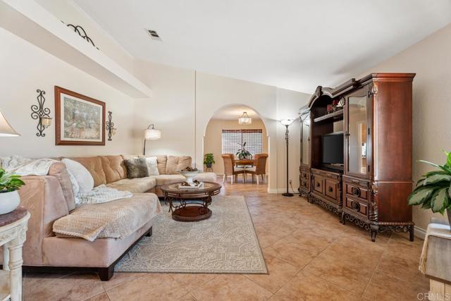 24039 Del Amo Road, Ramona CA: https://media.crmls.org/mediaz/20ef4961-91ef-487c-bdd5-89724155bb8a.jpg