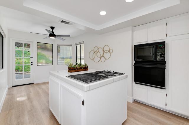 Detail Gallery Image 6 of 21 For 4631 Villas Ct, Bonita,  CA 91902 - 3 Beds | 2/1 Baths