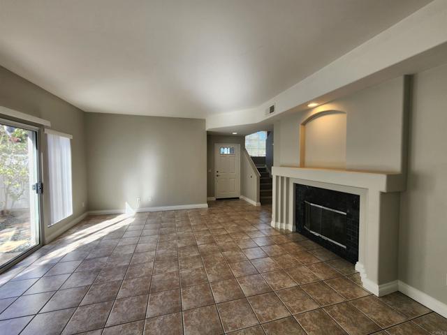 Detail Gallery Image 31 of 43 For 8597 via Mallorca #F,  La Jolla,  CA 92037 - 2 Beds | 2/1 Baths