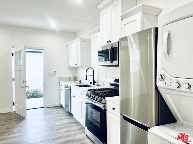 247 S CATALINA Avenue, Pasadena CA: https://media.crmls.org/mediaz/20f20635-5f3e-49aa-9aa1-f9b3506beb94.jpg
