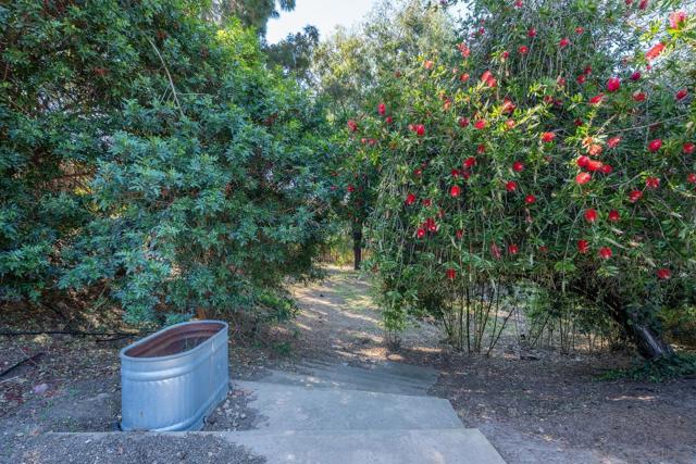 4975 Whipple Way, San Diego CA: https://media.crmls.org/mediaz/20f2c2ea-933a-447f-99fb-225a8e56df3b.jpg