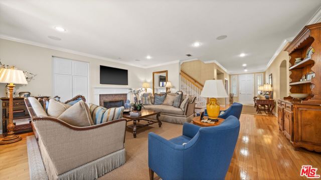 219 Baybrook Court, Lake Sherwood CA: https://media.crmls.org/mediaz/20f2d740-27d0-469b-bef1-242a8cf21efa.jpg