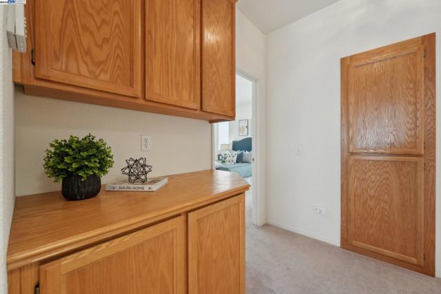 491 Central Park Pl, Brentwood CA: https://media.crmls.org/mediaz/20f33c65-9968-40fd-86d7-c0717f29b8d7.jpg