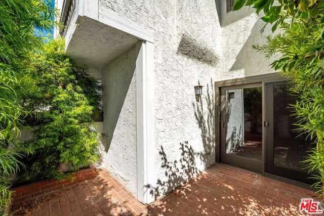 Drew Fenton | 17087 Palisades Circle Pacific Palisades CA | MLS: 7324465