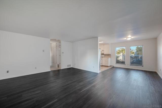 4851 Cole St, San Diego CA: https://media.crmls.org/mediaz/20f3cd65-7807-4a56-90cc-33f6d87a5bad.jpg