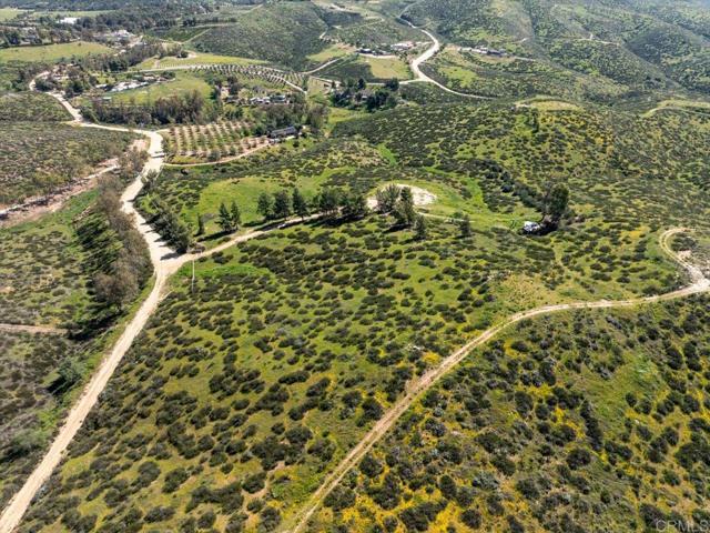 40707 Intrepid Rd, Hemet CA: https://media.crmls.org/mediaz/20f44764-b59d-489e-9098-8079adb7cc0e.jpg