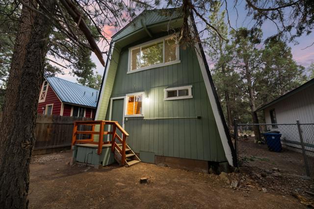 2063 10th Lane, Big Bear CA: https://media.crmls.org/mediaz/20f4b203-07cd-495b-a363-125ce57c2025.jpg