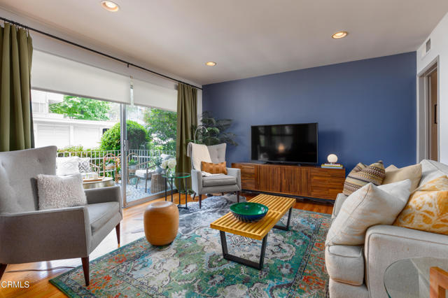 Detail Gallery Image 2 of 29 For 103 W Mountain St #C,  Glendale,  CA 91202 - 1 Beds | 1 Baths